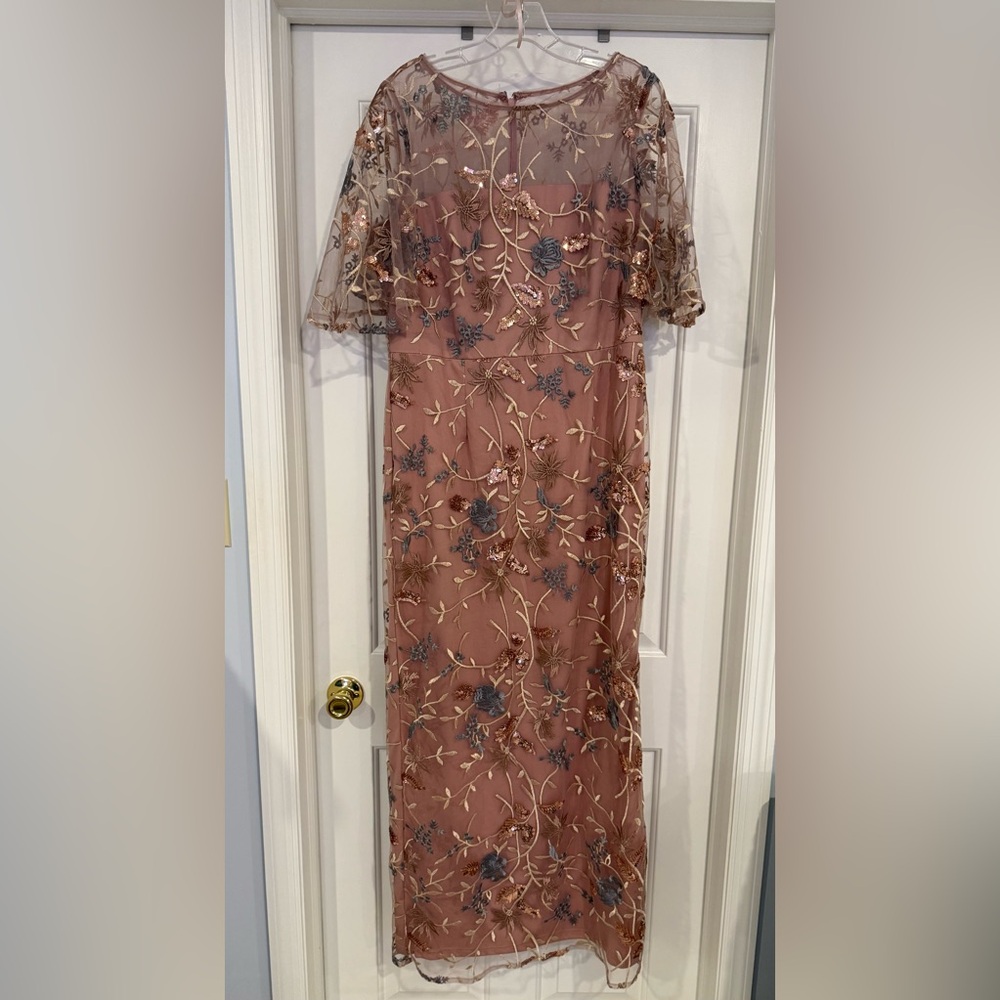 JS COLLECTIONS  DAPHNE FLUTTER COLUMN GOWN, Size 14